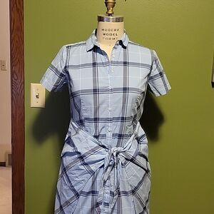 UNTUCKit for her. Size 4.